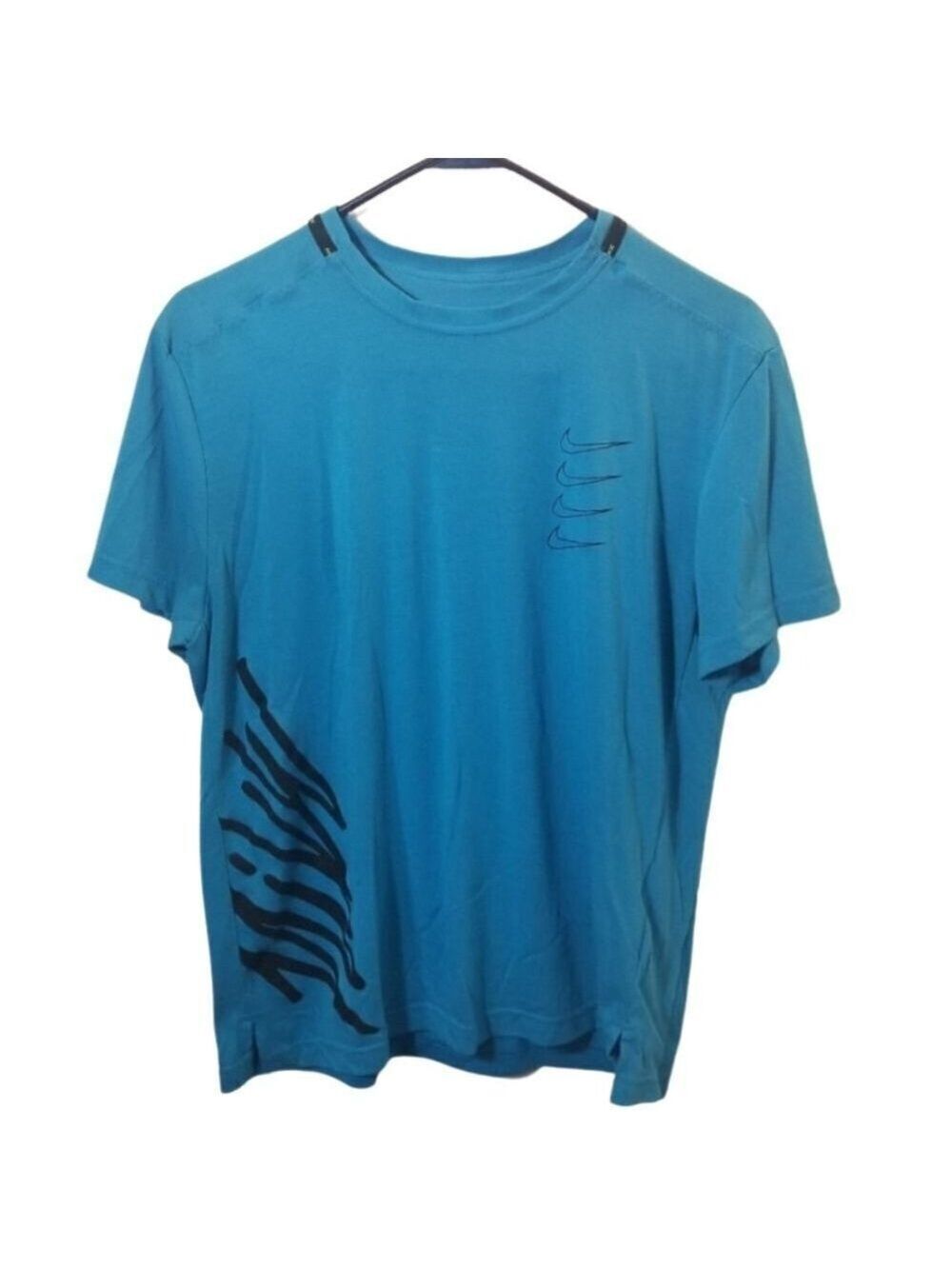 Nike Athletic Shirt. BX2